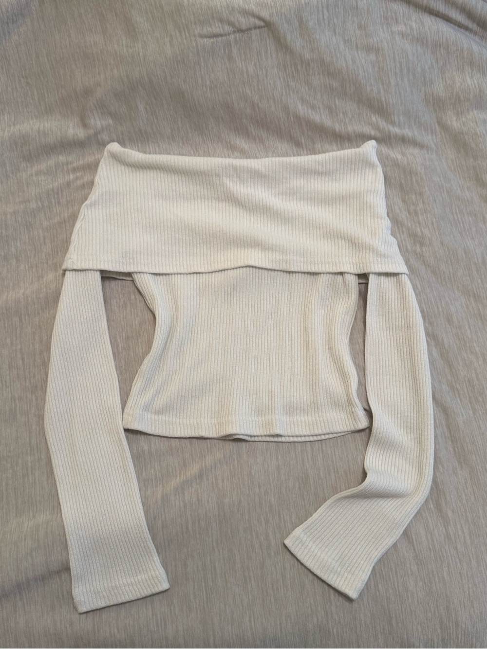 Lewkin white off the shoulder top